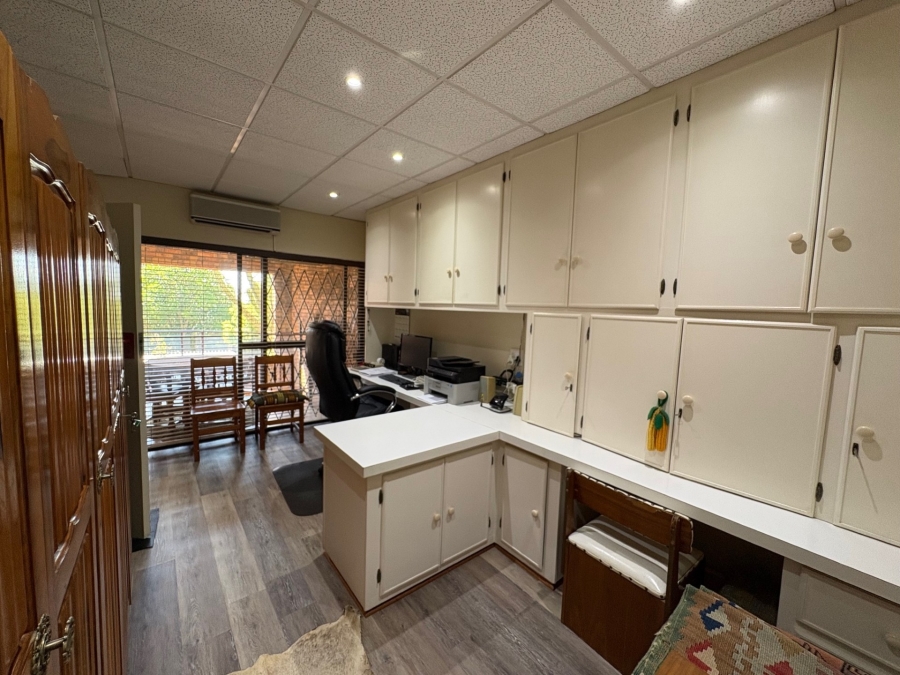 4 Bedroom Property for Sale in Heuwelsig Free State